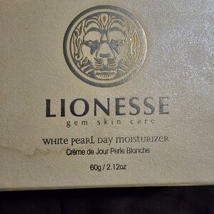 Lioness White Pearl Day Moisturizer
